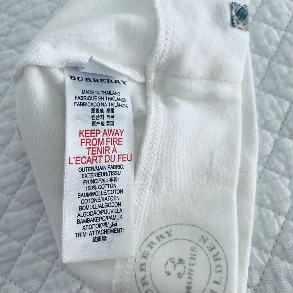 SOLD Burberry Baby Hat Size 3M - Picture 5 of 6